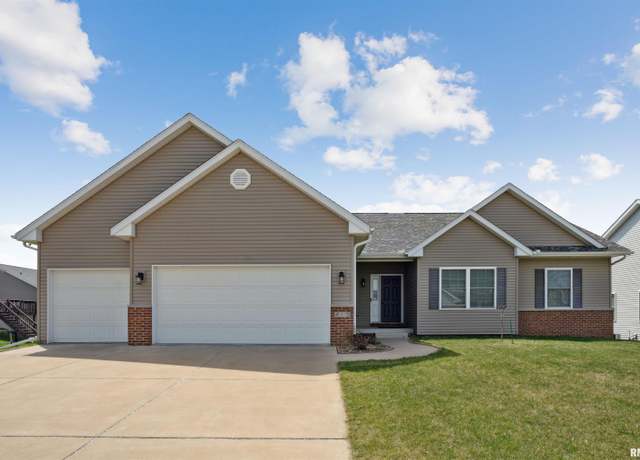 Property at 4377 Happiness Ln, Bettendorf, IA 52722, 3 beds, 2 baths