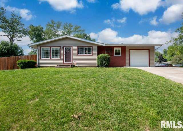Property at 1829 W Austin Dr, Peoria, IL 61614, 3 beds, 2 baths