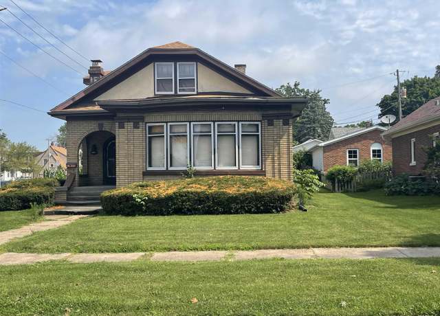 Property at 2401 21st Ave, Rock Island, IL 61201, 4 beds, 2.5 baths