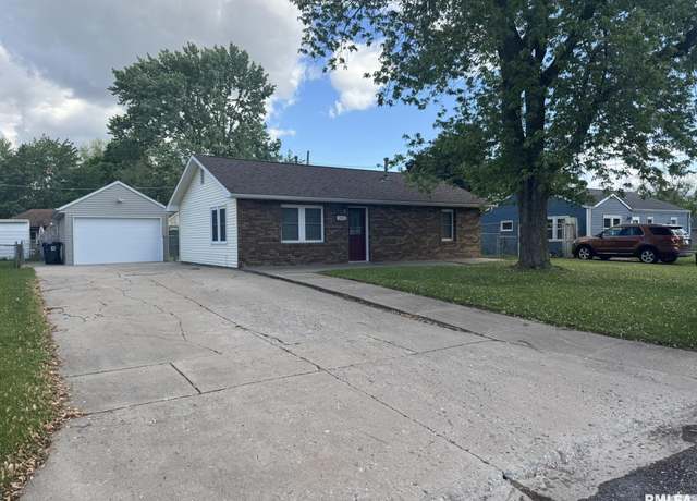 Property at 2015 Ridgeview Dr, Davenport, IA 52806, 3 beds, 1 bath