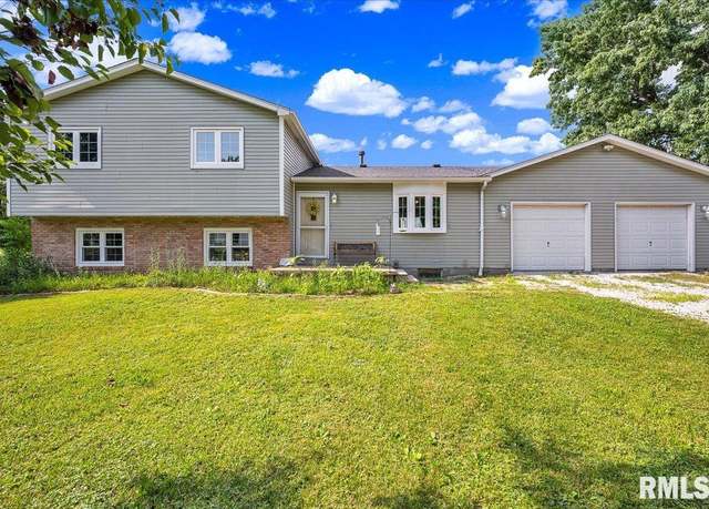 Property at 402 E Smyth St, Secor, IL 61771, 3 beds, 2 baths