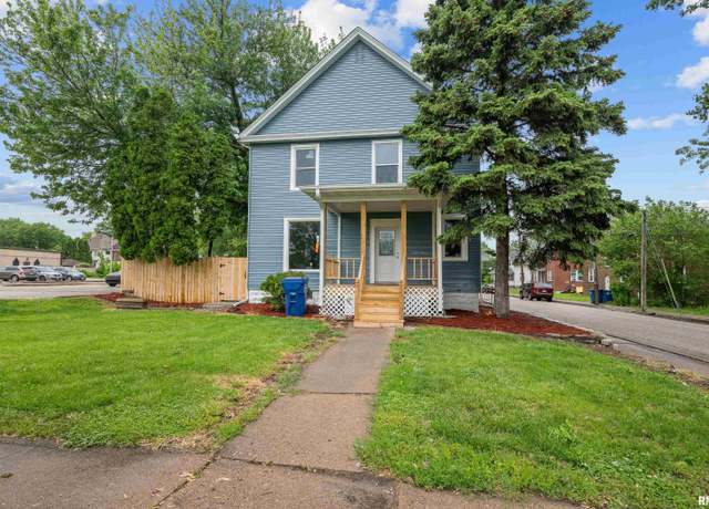 Property at 1312 Ripley St, Davenport, IA 52803, 4 beds, 2 baths