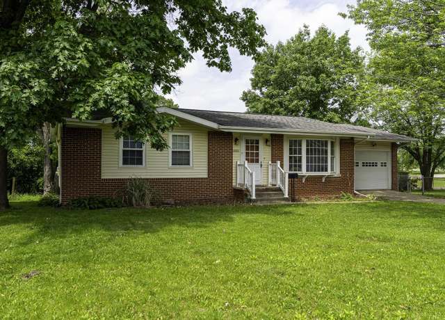 Property at 6011 N Keenland Ave, Peoria, IL 61614, 3 beds, 1.5 baths