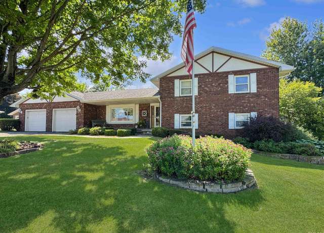 Property at 7 Marlee Dr, Canton, IL 61520, 5 beds, 3 baths