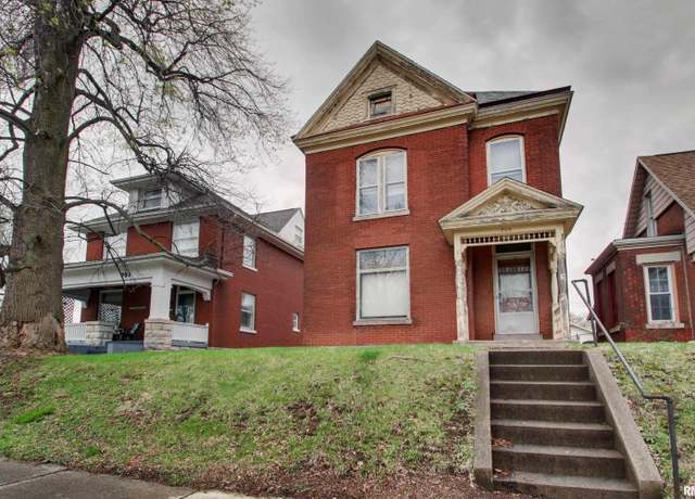 Property at 703 N 13th St, Quincy, IL 62301, 3 beds, 2 baths
