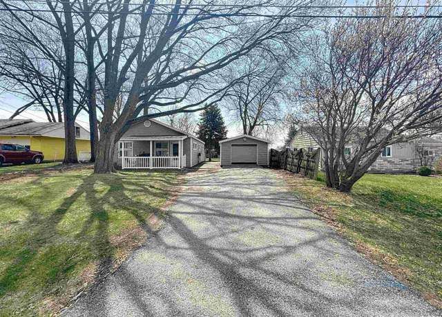 Property at 1018 Jones St, Le Claire, IA 52753-9678, 3 beds, 1 bath