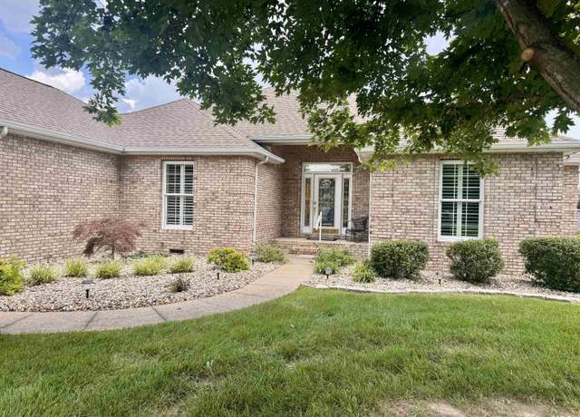 Property at 1801 N Fair St, Marion, IL 62959, 3 beds, 2.5 baths