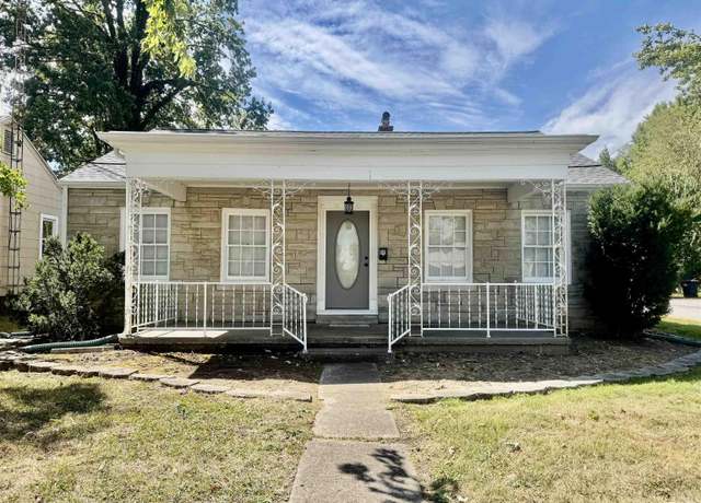 Property at 441 N Ohio Ave, Salem, IL 62881, 2 beds, 1 bath
