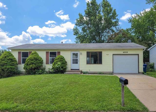 Property at 4015 W 14th Ct, Davenport, IA 52804, 4 beds, 2 baths