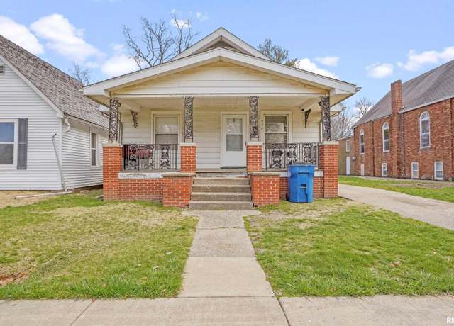 Property at 926 N 11th St, Springfield, IL 62702, 4 beds, 1 bath