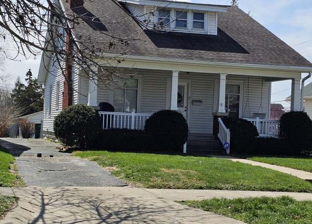 Property at 2200 Spring St, Quincy, IL 62301, 3 beds, 1.5 baths