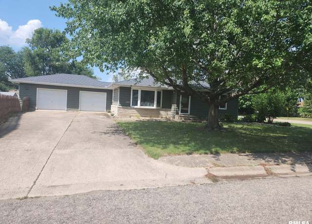 Property at 916 N Manning Dr, Chillicothe, IL 61523, 2 beds, 2 baths