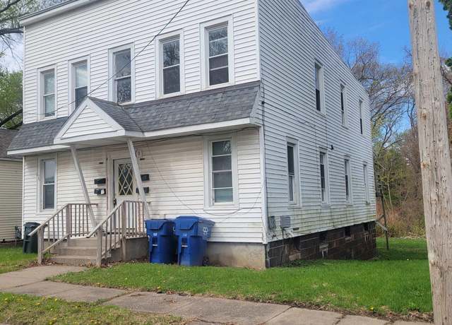 Property at 1306 Davie St, Davenport, IA 52804, 4 beds, 4 baths