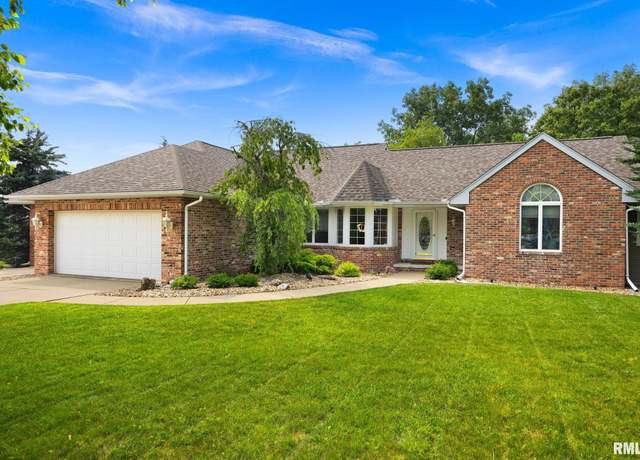 Property at 905 Highland Ct, Germantown Hills, IL 61548, 5 beds, 3 baths