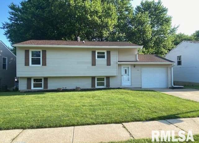 Property at 2616 W 56th St, Davenport, IA 52806, 3 beds, 2 baths