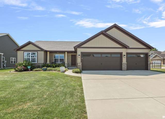 Property at 900 Magnolia Dr, Chatham, IL 62629, 3 beds, 2 baths