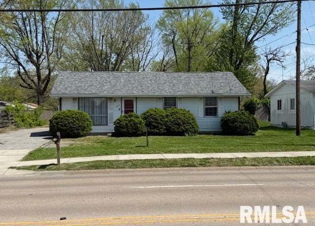 Property at 403 S Wall St, Carbondale, IL 62901, 5 beds, 2 baths