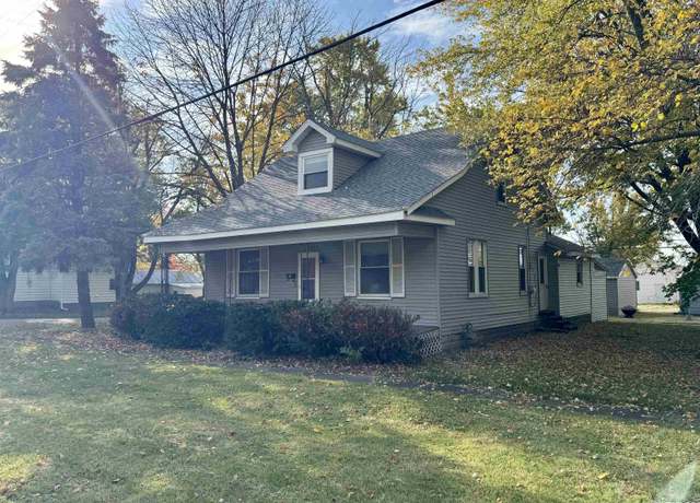 Property at 500 W North St, Mt Sterling, IL 62353, 4 beds, 1.5 baths