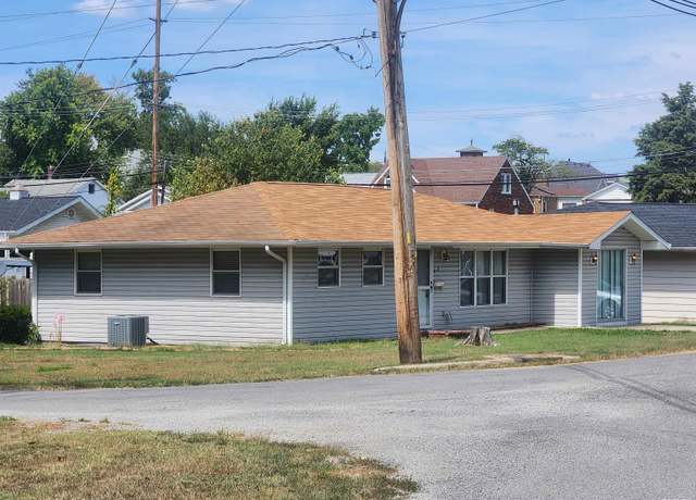 Property at 3 S Beaucoup St, Pinckneyville, IL 62274, 2 beds, 1 bath