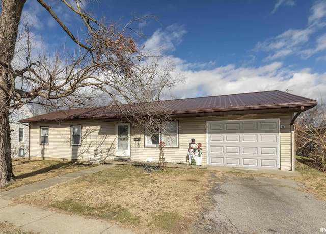 Property at 134 W Chestnut St, Anna, IL 62906, 2 beds, 2 baths