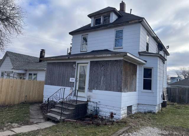 Property at 119 6th St, Silvis, IL 61282, 3 beds, 2 baths