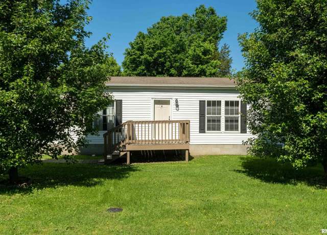 Property at 402 S Meadow St, Royalton, IL 62983, 2 beds, 1 bath