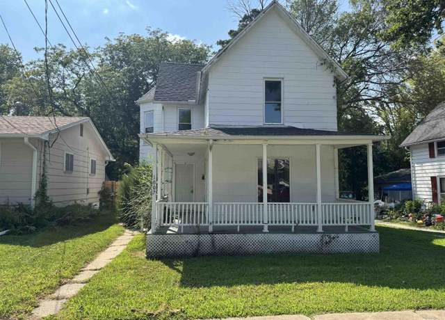 Property at 1007 29th St, Moline, IL 61265, 3 beds, 2 baths