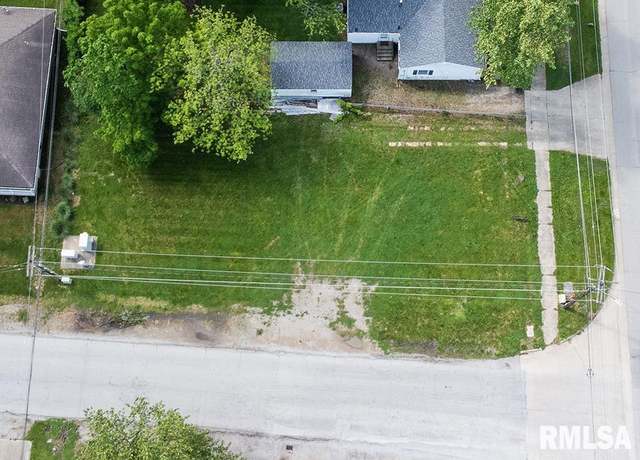 Property at 700 S Willow St, Effingham, IL 62401