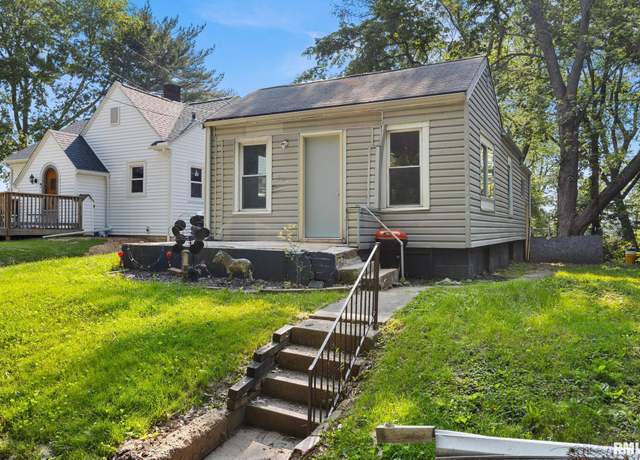 Property at 3620 NE Brevis St, Peoria, IL 61603, 2 beds, 1 bath