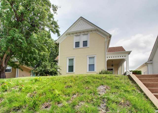 Property at 621 S 19th St, Quincy, IL 62301, 3 beds, 2 baths
