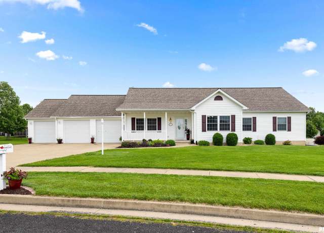 Property at 512 N Fairgrounds Way, Elmwood, IL 61529, 4 beds, 3 baths