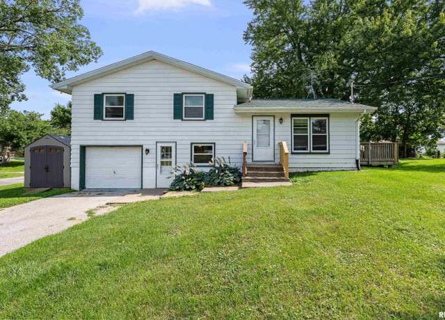 Property at 13810 W 136th Ave, Taylor Ridge, IL 61284, 3 beds, 1.5 baths