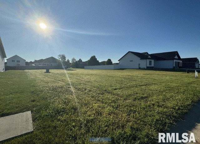 Property at 405 Burr Oak Dr, Williamsville, IL 62693