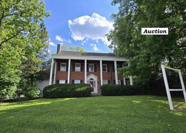 Property at 930 W Walnut St, Carbondale, IL 62901, 3 beds, 2.5 baths