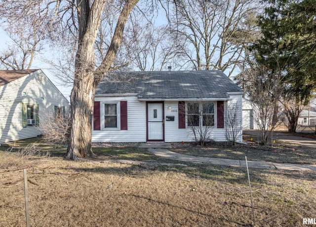 Property at 1515 Loretta St, Pekin, IL 61554, 2 beds, 1 bath