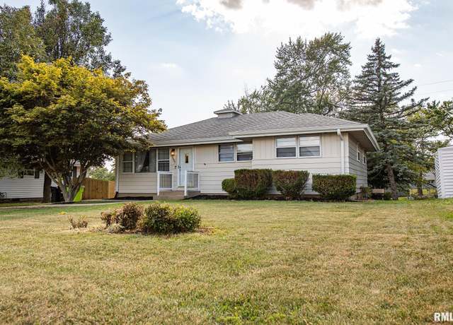 Property at 5607 N Plaza Dr, Peoria, IL 61614, 4 beds, 1.5 baths