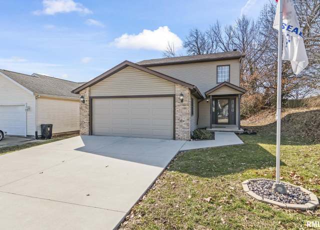Property at 616 E Menard St, Riverton, IL 62561, 3 beds, 1.5 baths