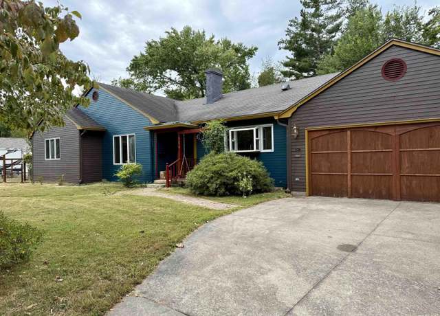 Property at 904 S Oakland Ave, Carbondale, IL 62901, 4 beds, 2 baths