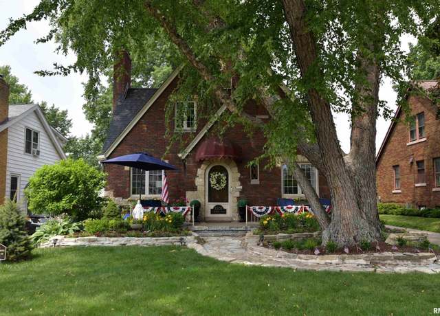 Property at 3307 N Biltmore Ave, Peoria, IL 61604, 5 beds, 3 baths