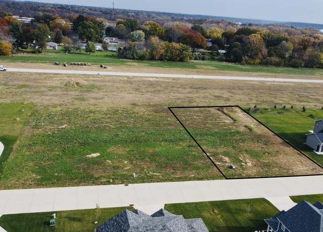 Property at 359 Ann Ave, Riverdale, IA 52722