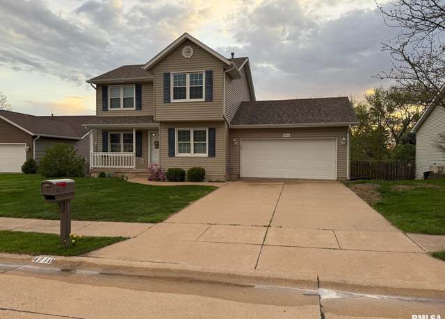Property at 4210 N Oak St, Davenport, IA 52806, 3 beds, 2.5 baths