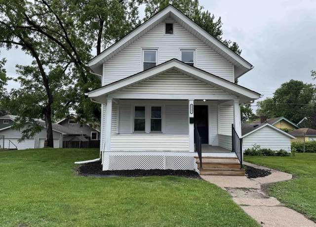 Property at 1117 E Colorado St, Davenport, IA 52803, 2 beds, 1 bath