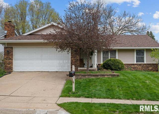 Property at 1524 W 46th Pl, Davenport, IA 52806, 4 beds, 3 baths