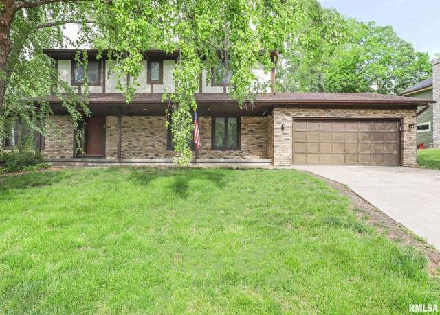 Property at 3 Wildwood Trl, Bettendorf, IA 52722, 4 beds, 3 baths