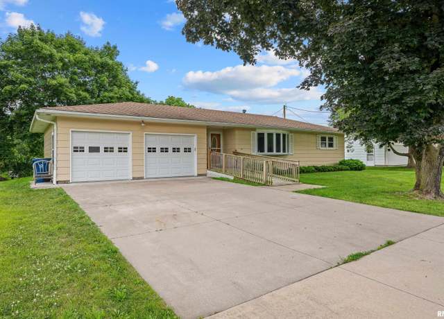 Property at 1707 W 5th St, Coal Valley, IL 61240, 2 beds, 1.5 baths