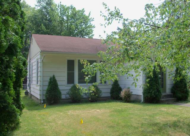 Property at 1003 S Johnson Ave, Carbondale, IL 62901, 3 beds, 2 baths