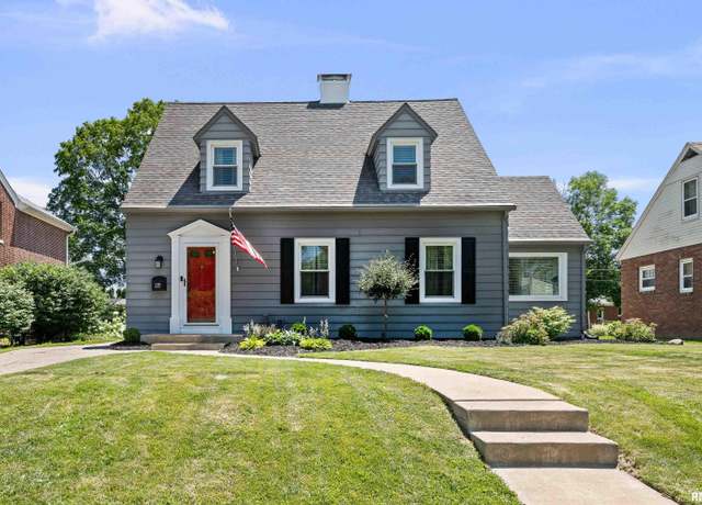 Property at 1729 Pineacre Ave, Davenport, IA 52803, 4 beds, 1.5 baths