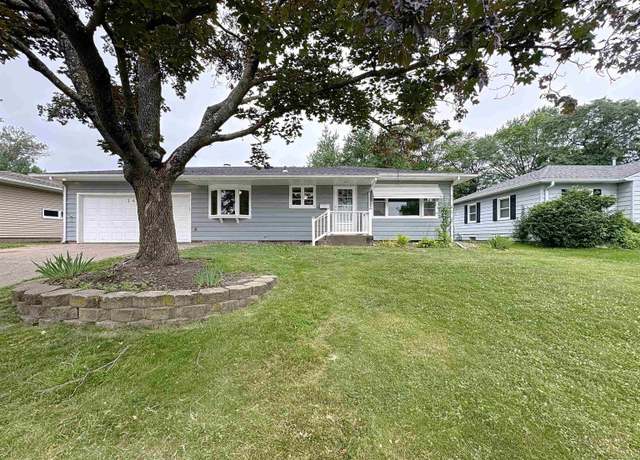 Property at 3400 36th St, Rock Island, IL 61201-6527, 3 beds, 1.5 baths