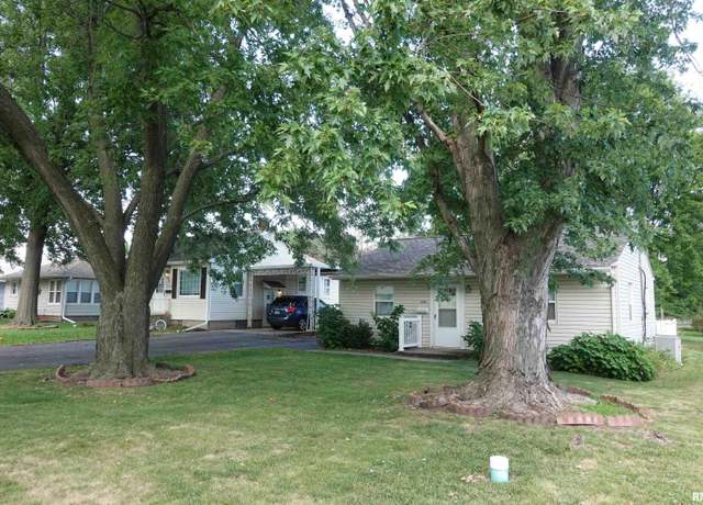 Property at 1395 Clark St, Galesburg, IL 61401, 2 beds, 1 bath