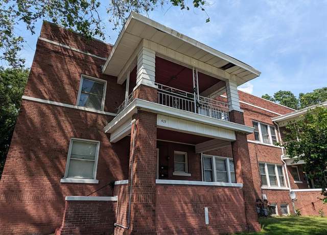 Property at 419 W Columbia Ter, Peoria, IL 61606, 5 beds, 3 baths